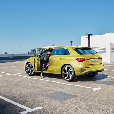 Dynamische Vorbeifahrt Audi e-tron S Sportback
