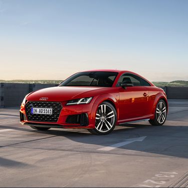 Front side view of the Audi TT Coupé
